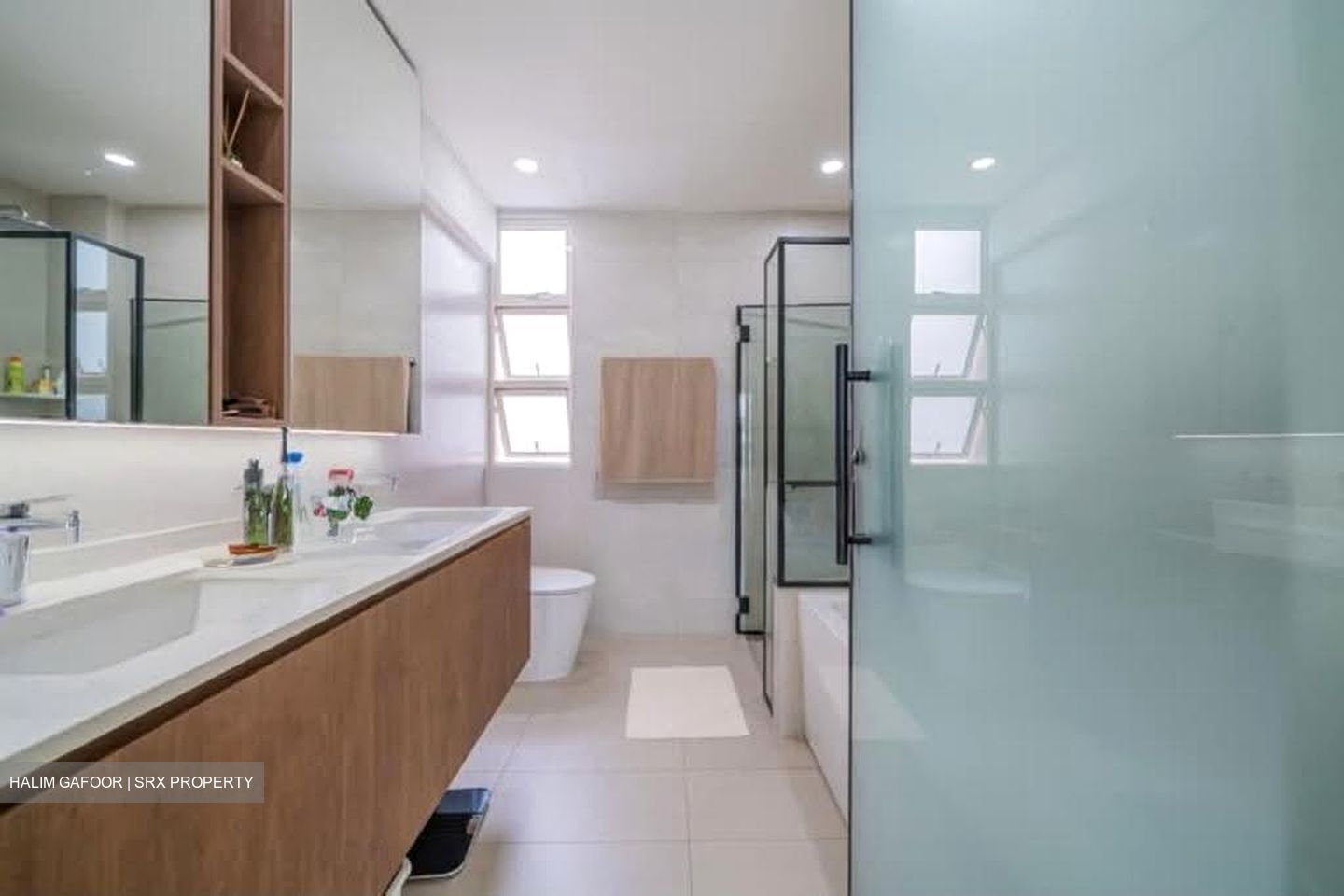 Hillington Green (D23), Condominium #609109131